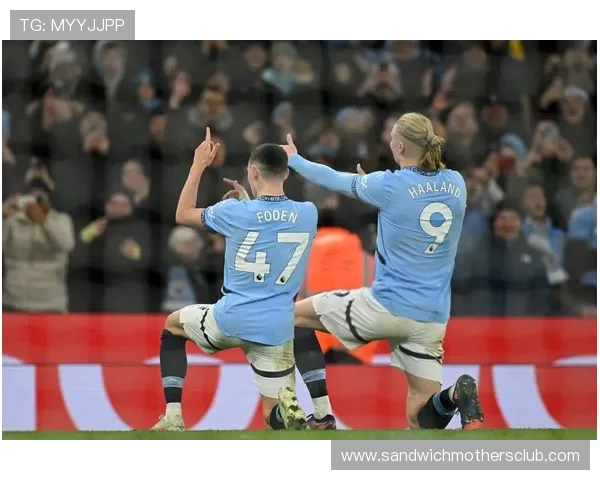 哈兰德进球后独特庆祝动作吸引关注，展现个人风格和竞争力增强