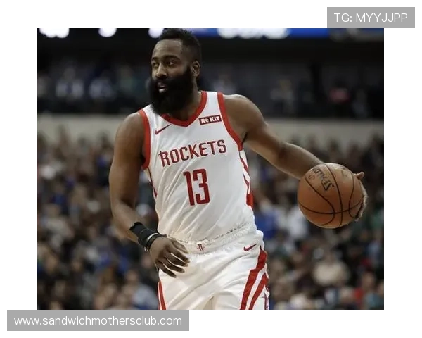 阿贾克斯中场核心状态回暖，持续提升球队表现重回胜轨