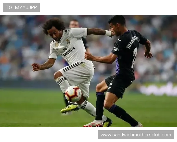 马德里郊区球队逆转胜利，近期表现稳健备受关注