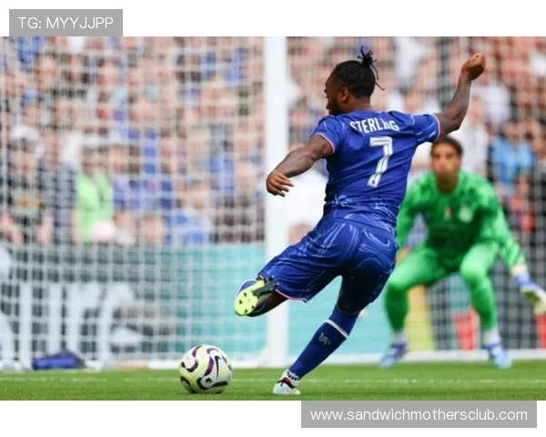 切尔西阵容规模持续扩张，但结构问题逐步反映，对赛季竞争格局带来变化