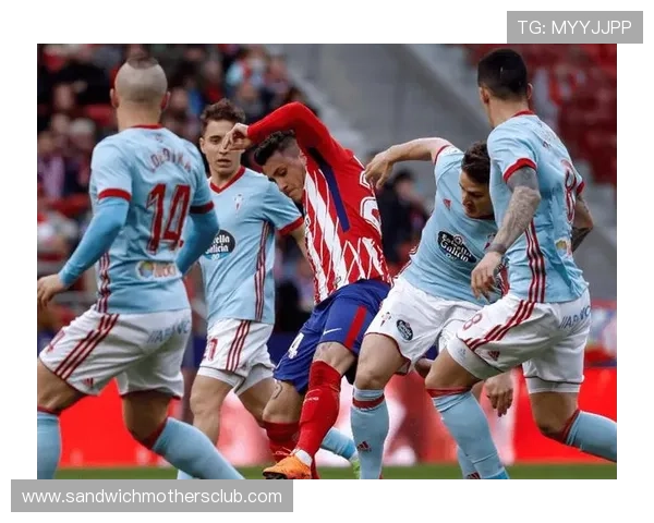 巴萨防守失位情况频发,阶段性崩盘反映全队体系稳定性面临考验 巴萨防守失位情况频发,阶段性崩盘反映全队体系稳定性面临考验