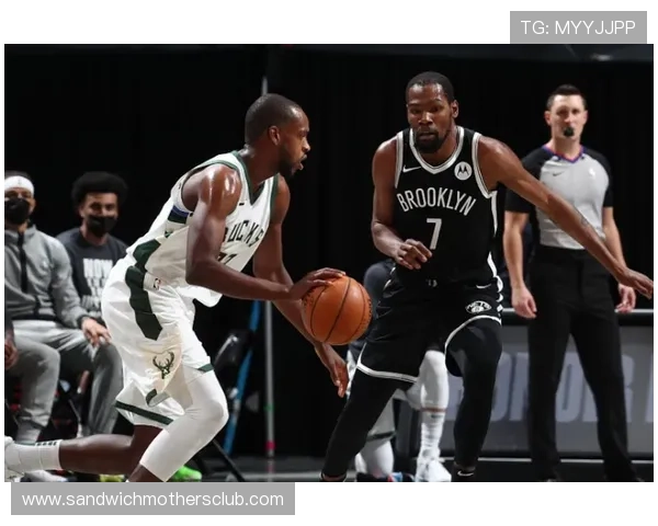 霍勒迪挡拆拉开空间助队得分效率明显领先对手核心控卫 霍勒迪挡拆拉开空间助队得分效率明显领先对手核心控卫